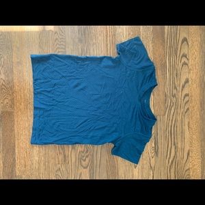 Lululemon workout top